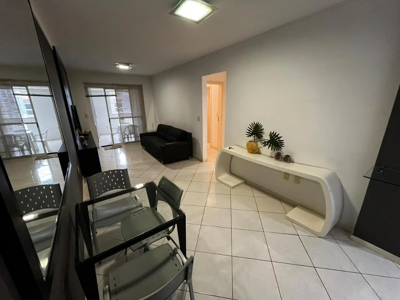 Otimo Apartamento De 2 Quartos 2 Bwcs Em Itapema Meia Praia - Aluguel De Temporada